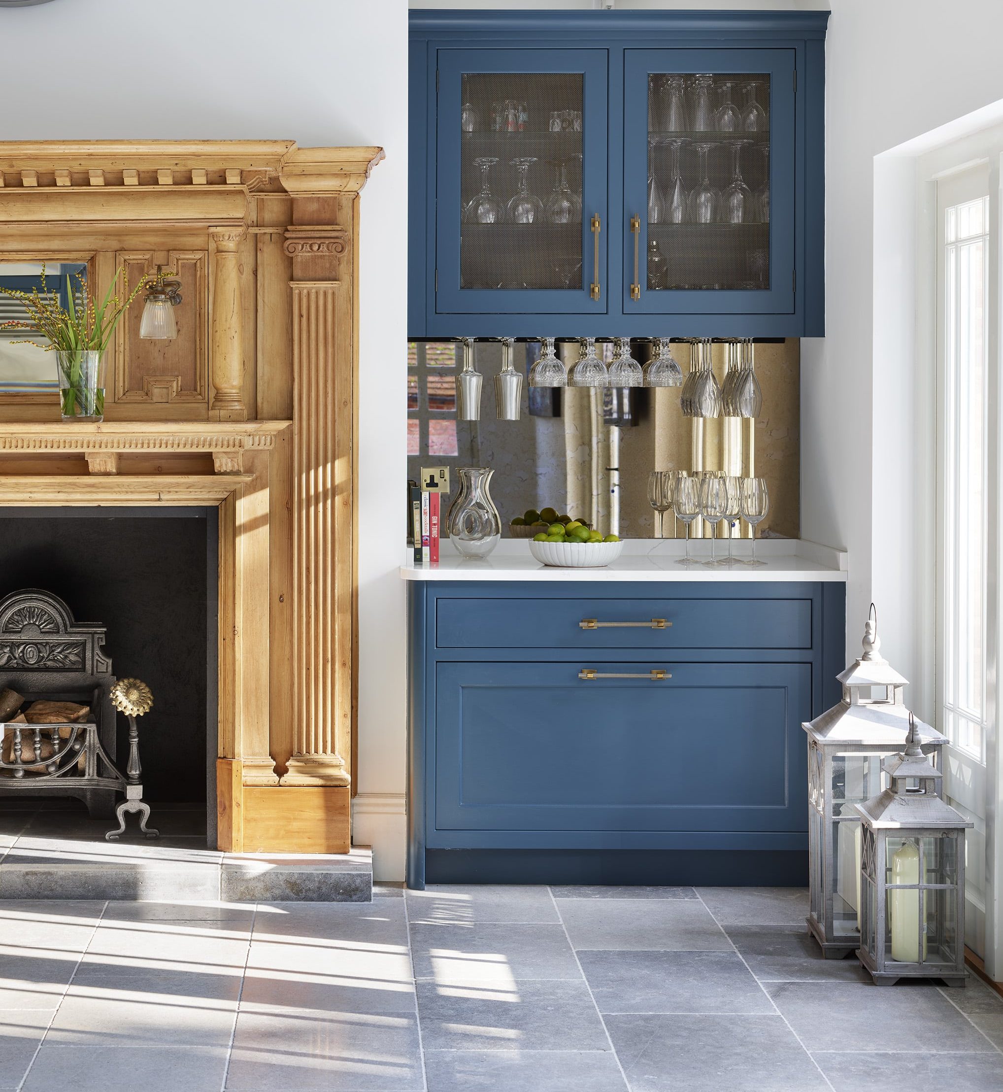 DC4166 027 min e1599056617976