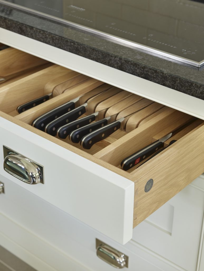 Knive's Drawer