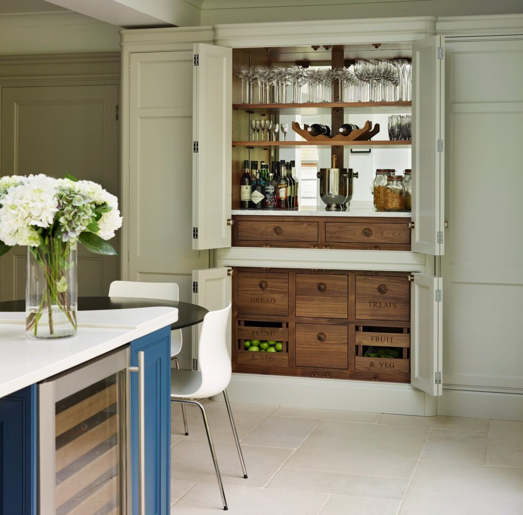 021 DC3589 Waugh wine cooler and drinks pantry min 1