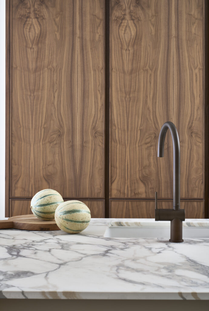 What defines a luxury kitchen? DC4929 046